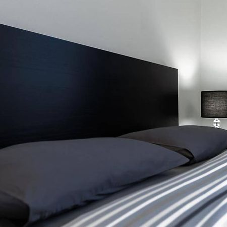 Apartamenty-Mi Crystal Warschau Exterior foto