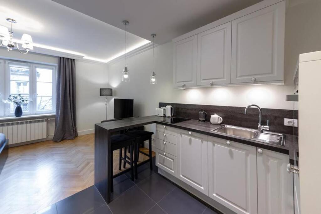 Apartamenty-Mi Crystal Warschau Exterior foto