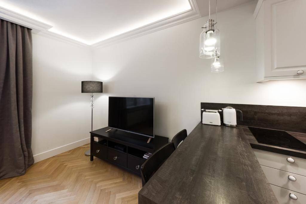 Apartamenty-Mi Crystal Warschau Exterior foto